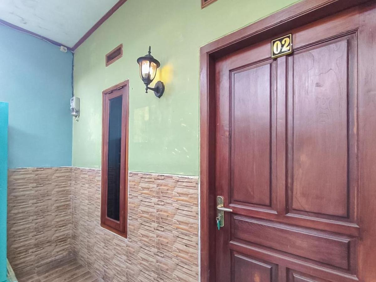 Reddoorz Near Sunrise Mall Mojokerto Exteriör bild