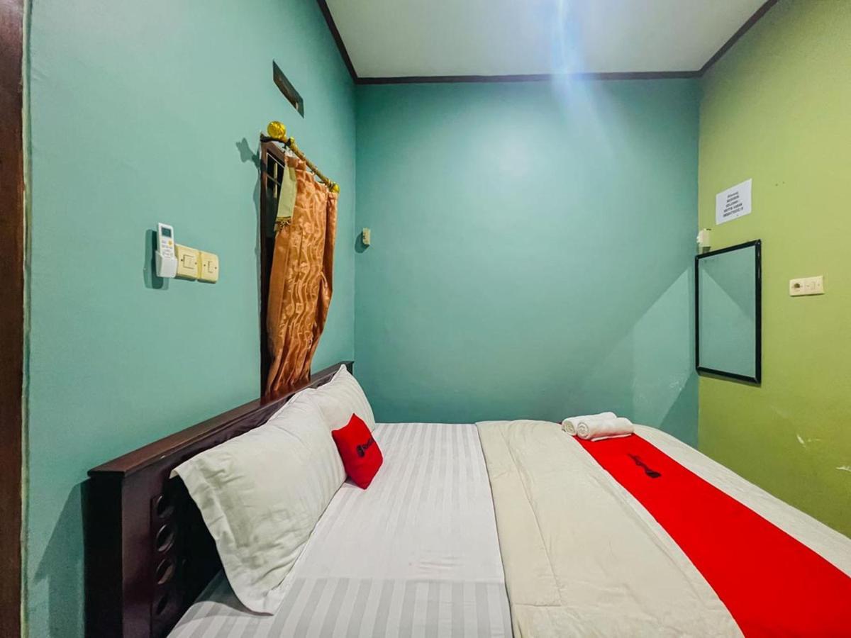 Reddoorz Near Sunrise Mall Mojokerto Exteriör bild
