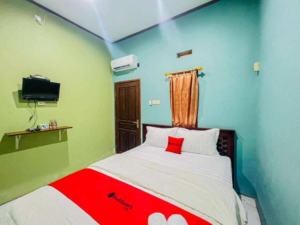 Reddoorz Near Sunrise Mall Mojokerto Exteriör bild