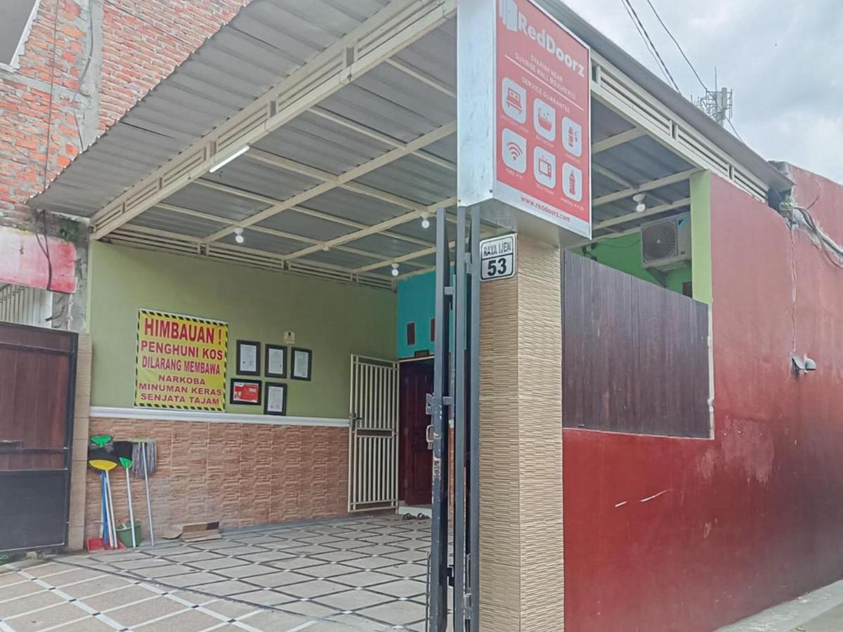 Reddoorz Near Sunrise Mall Mojokerto Exteriör bild