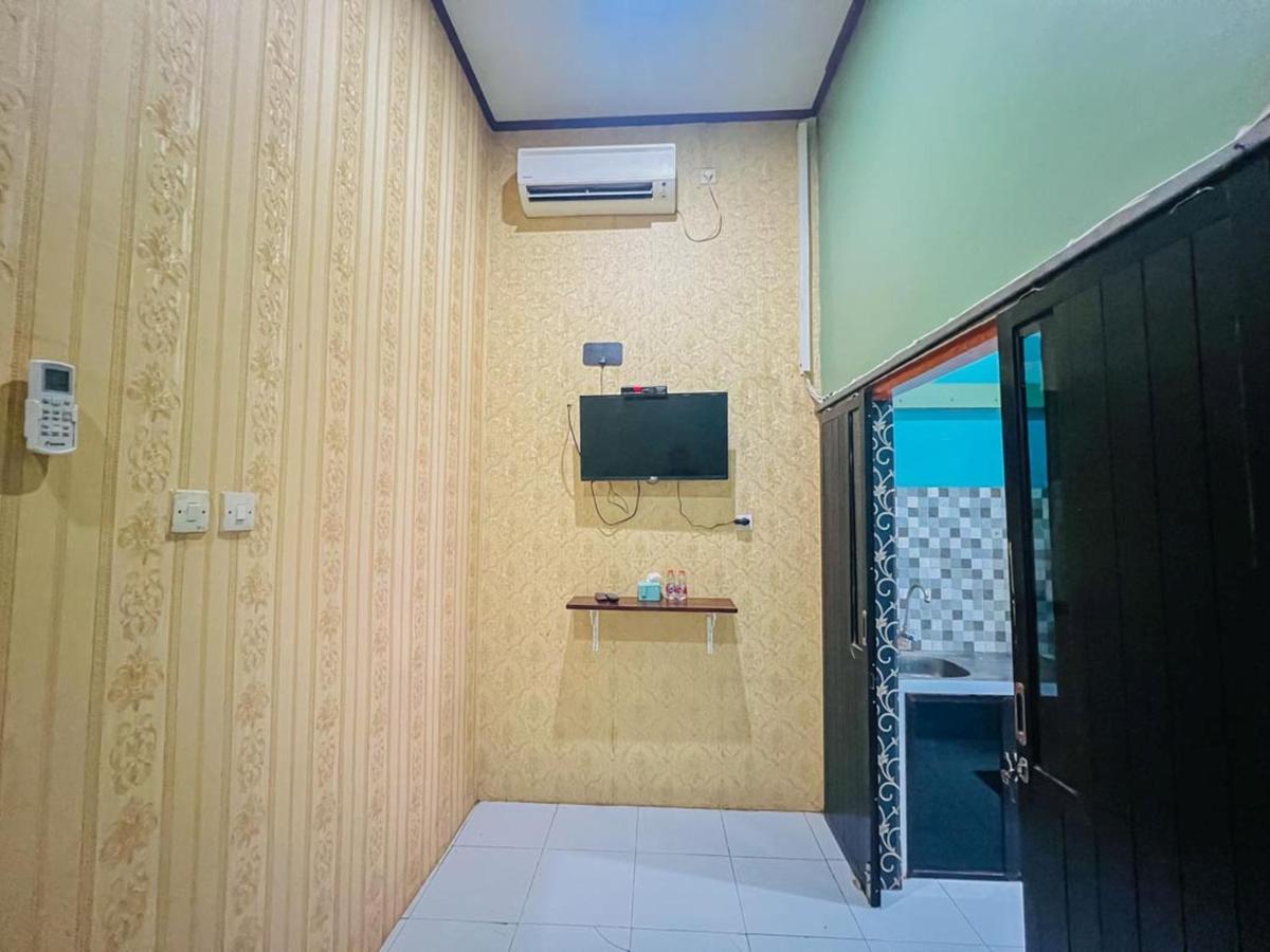 Reddoorz Near Sunrise Mall Mojokerto Exteriör bild
