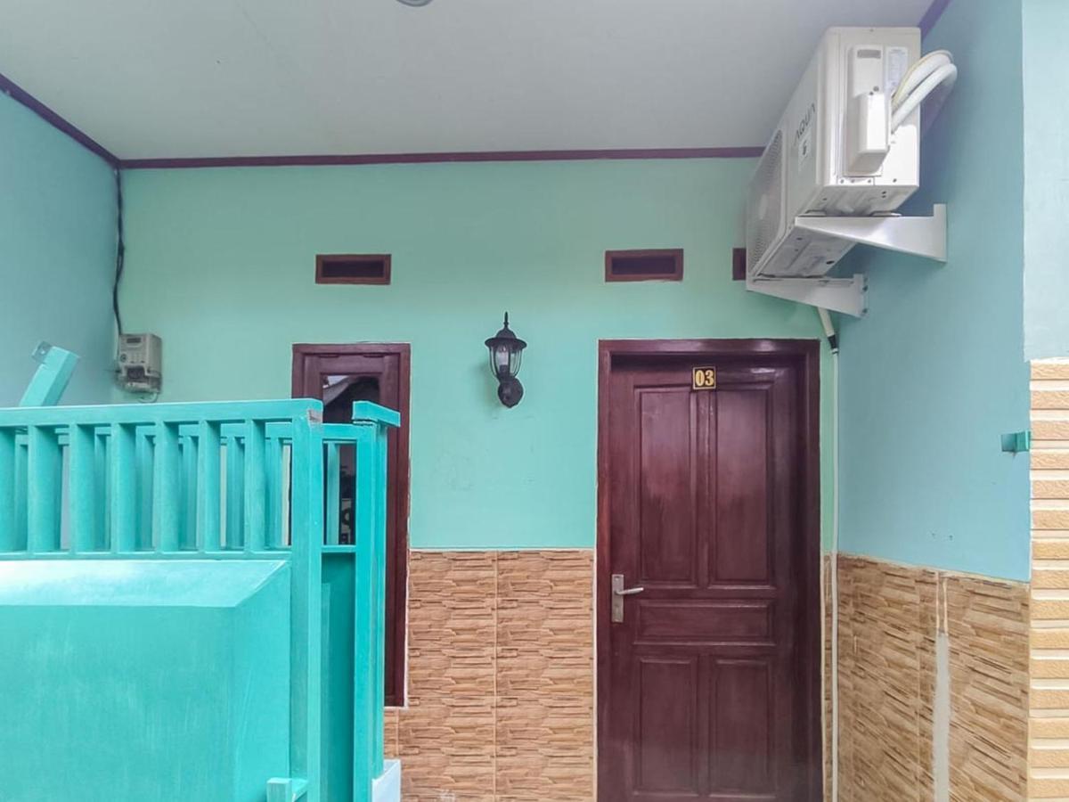 Reddoorz Near Sunrise Mall Mojokerto Exteriör bild