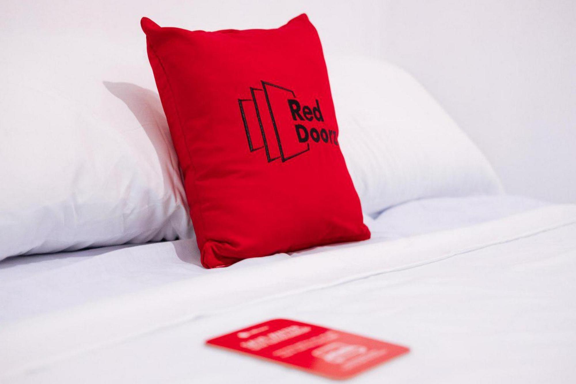 Reddoorz Near Sunrise Mall Mojokerto Exteriör bild