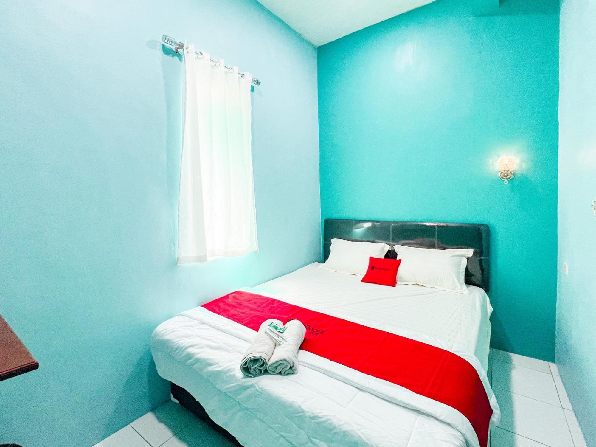 Reddoorz Near Sunrise Mall Mojokerto Exteriör bild