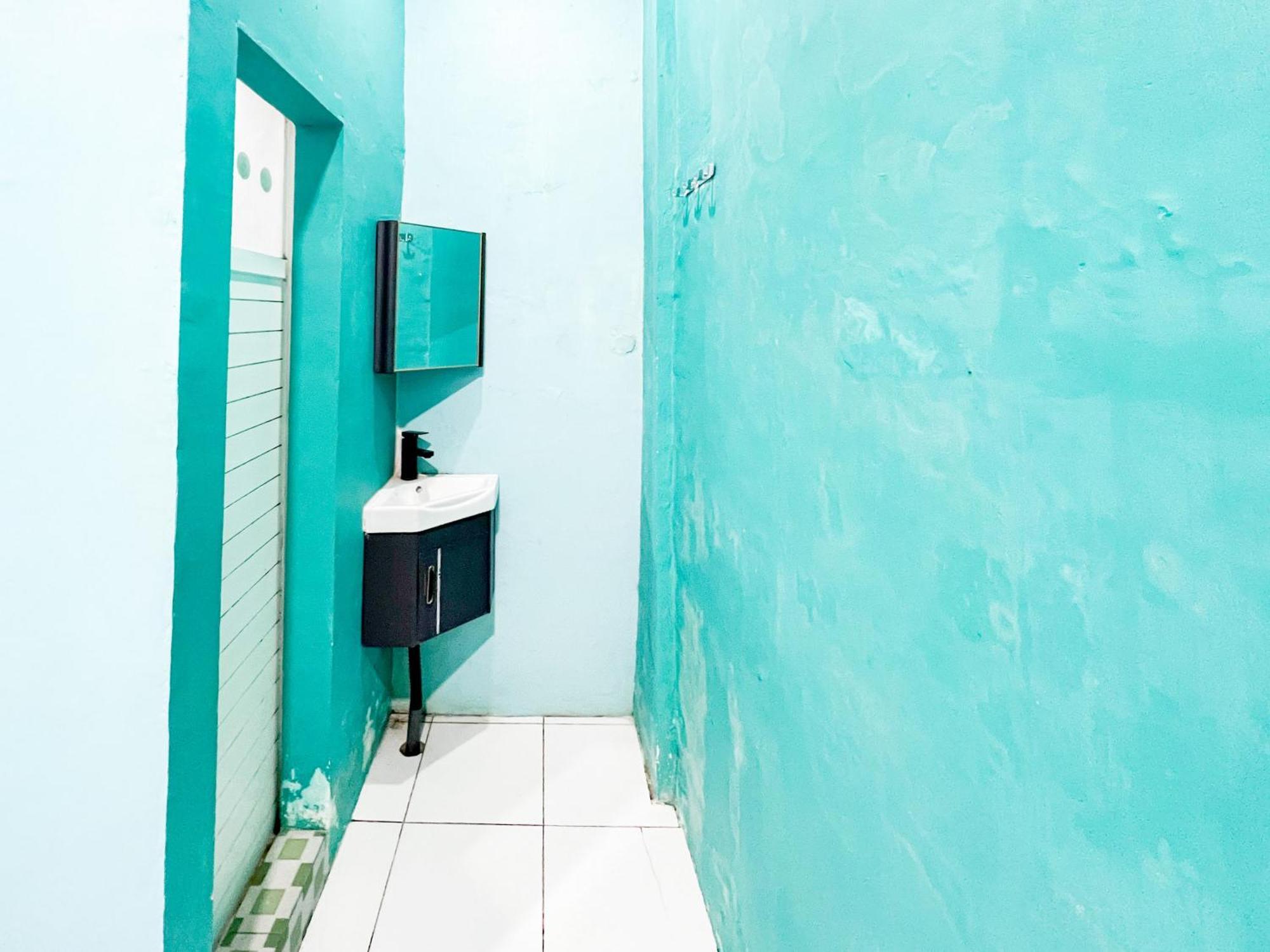 Reddoorz Near Sunrise Mall Mojokerto Exteriör bild