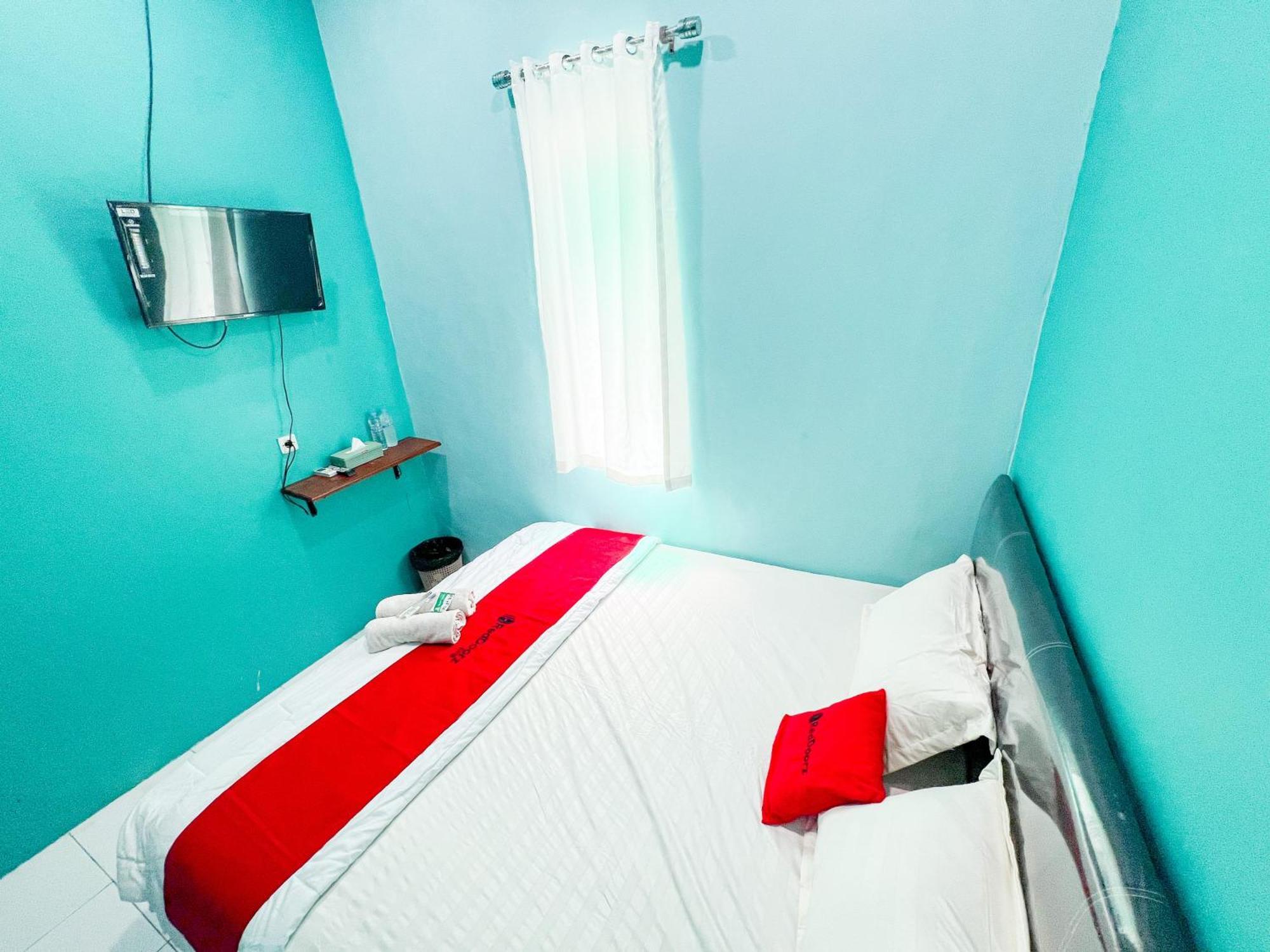 Reddoorz Near Sunrise Mall Mojokerto Exteriör bild