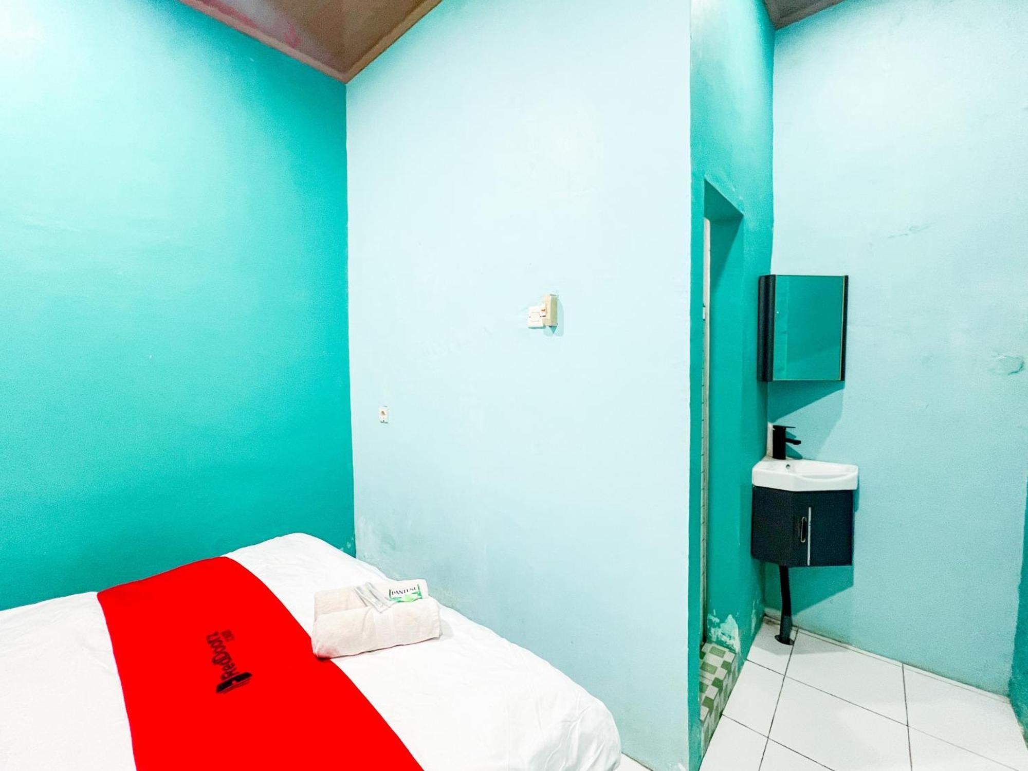 Reddoorz Near Sunrise Mall Mojokerto Exteriör bild