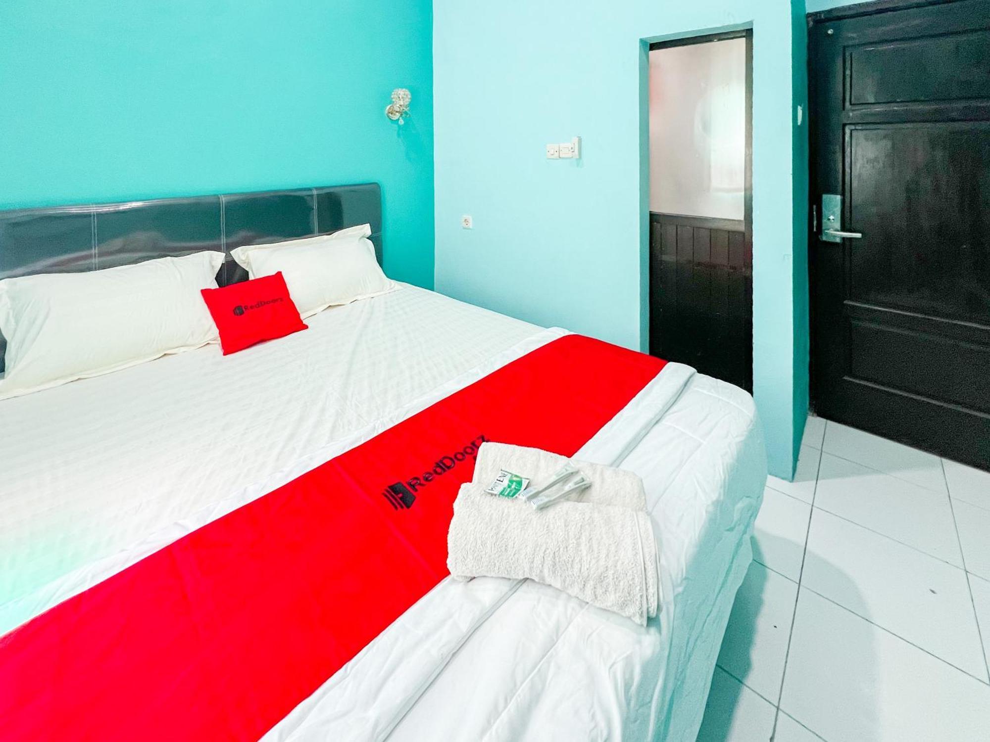 Reddoorz Near Sunrise Mall Mojokerto Exteriör bild