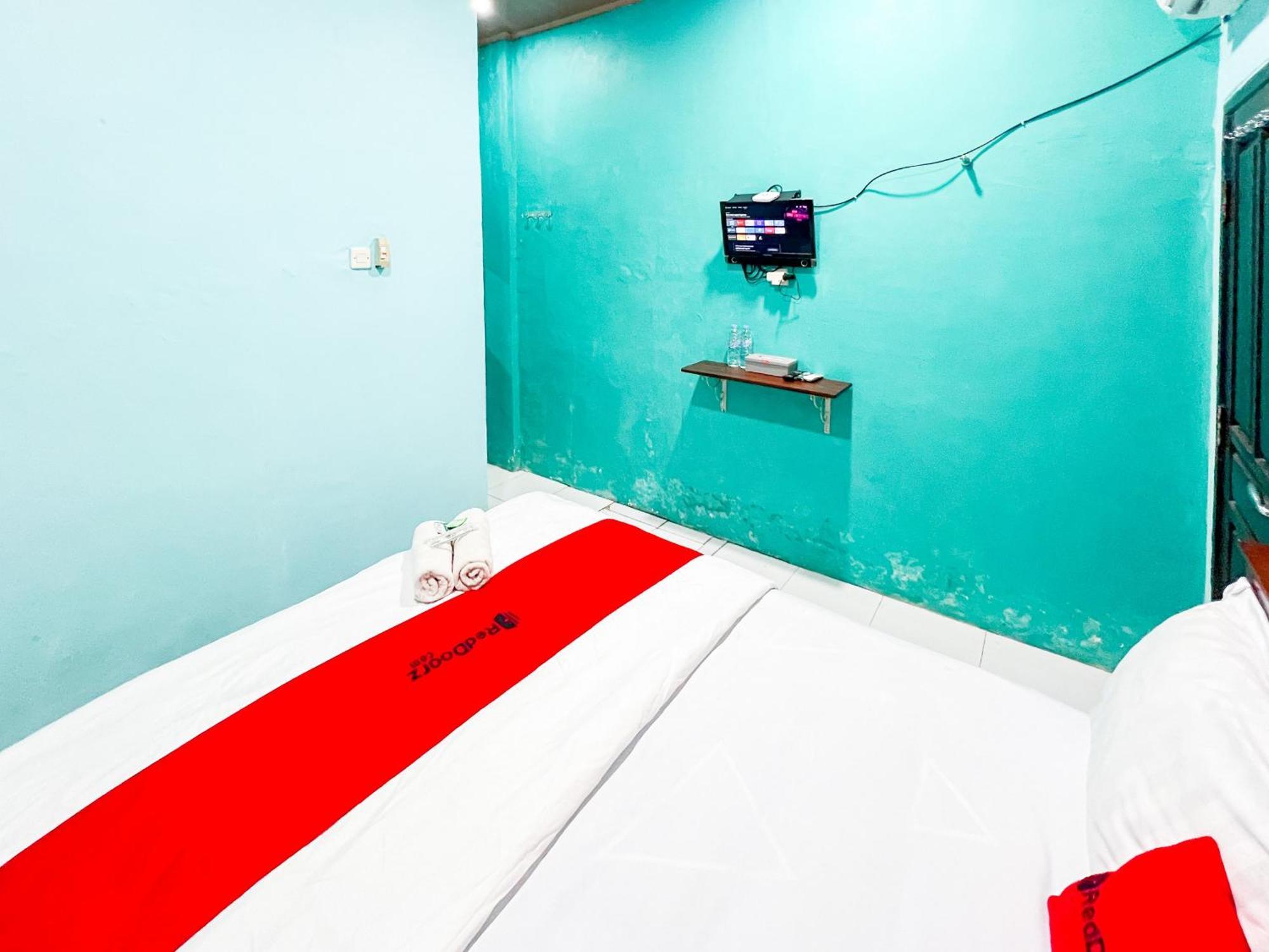 Reddoorz Near Sunrise Mall Mojokerto Exteriör bild