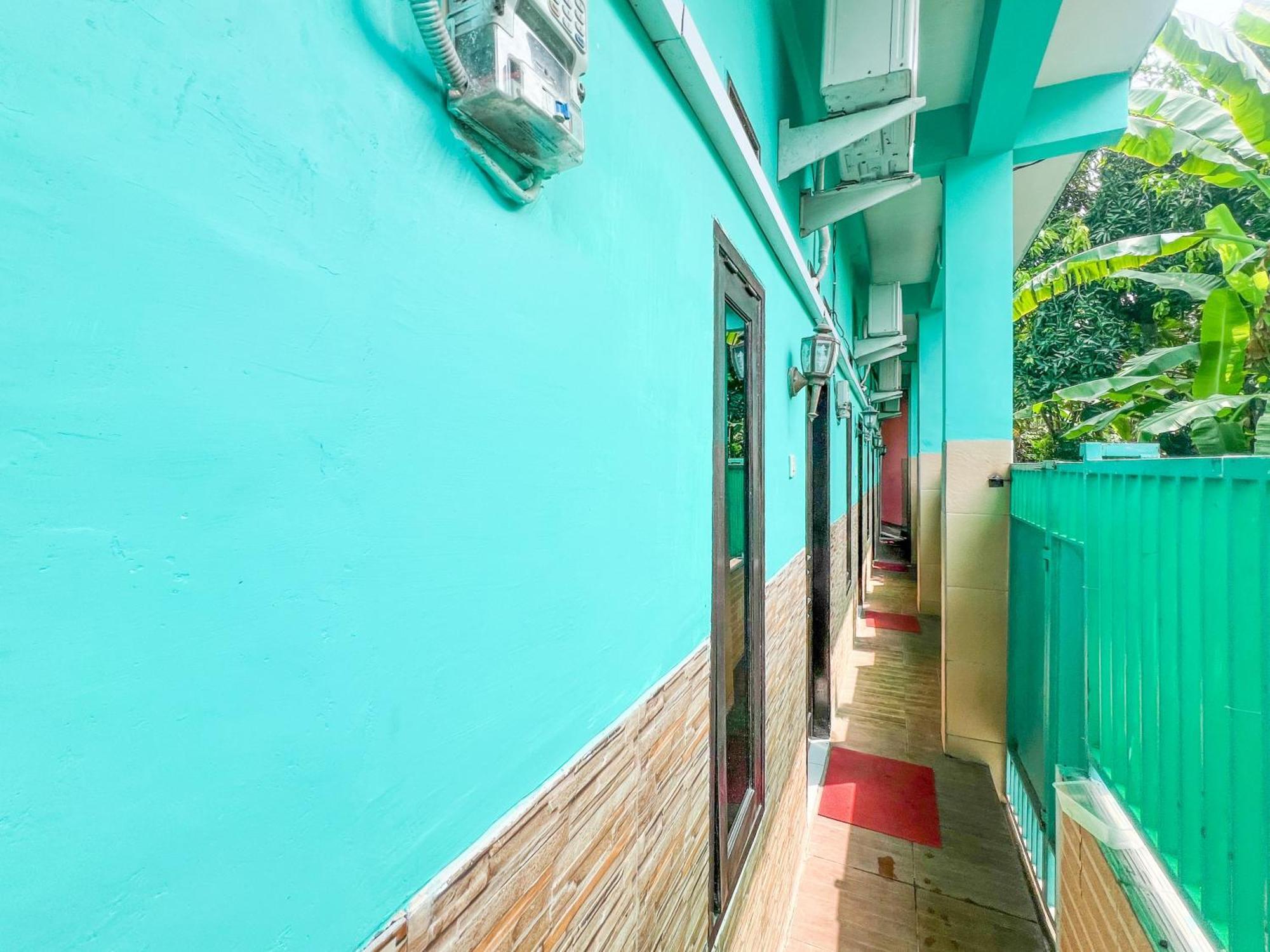 Reddoorz Near Sunrise Mall Mojokerto Exteriör bild