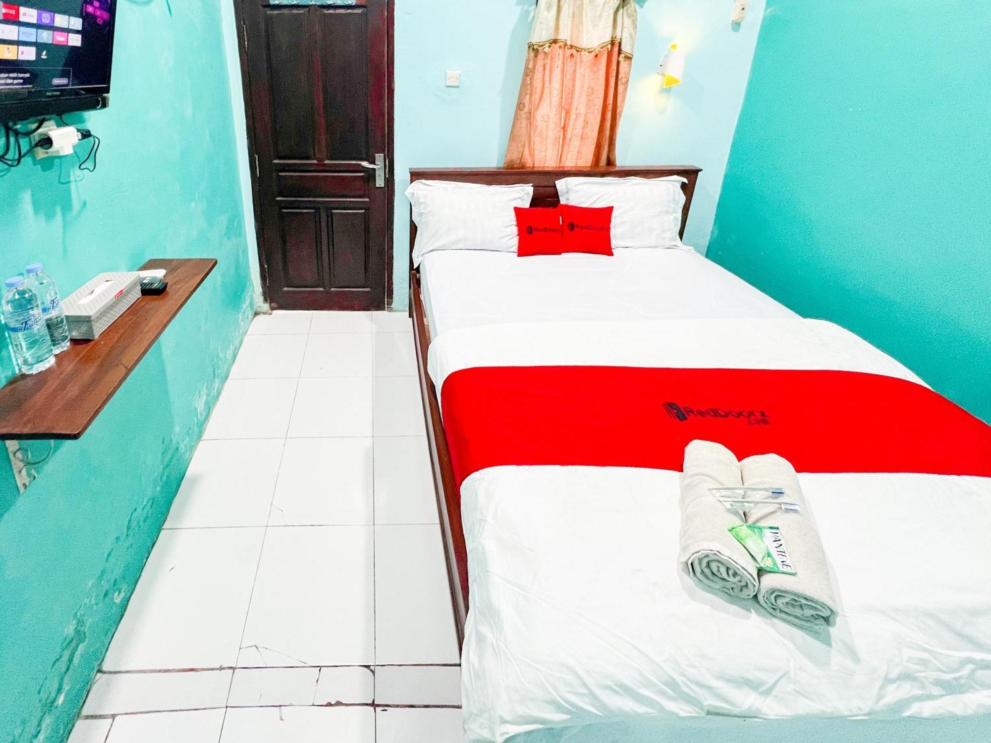 Reddoorz Near Sunrise Mall Mojokerto Exteriör bild